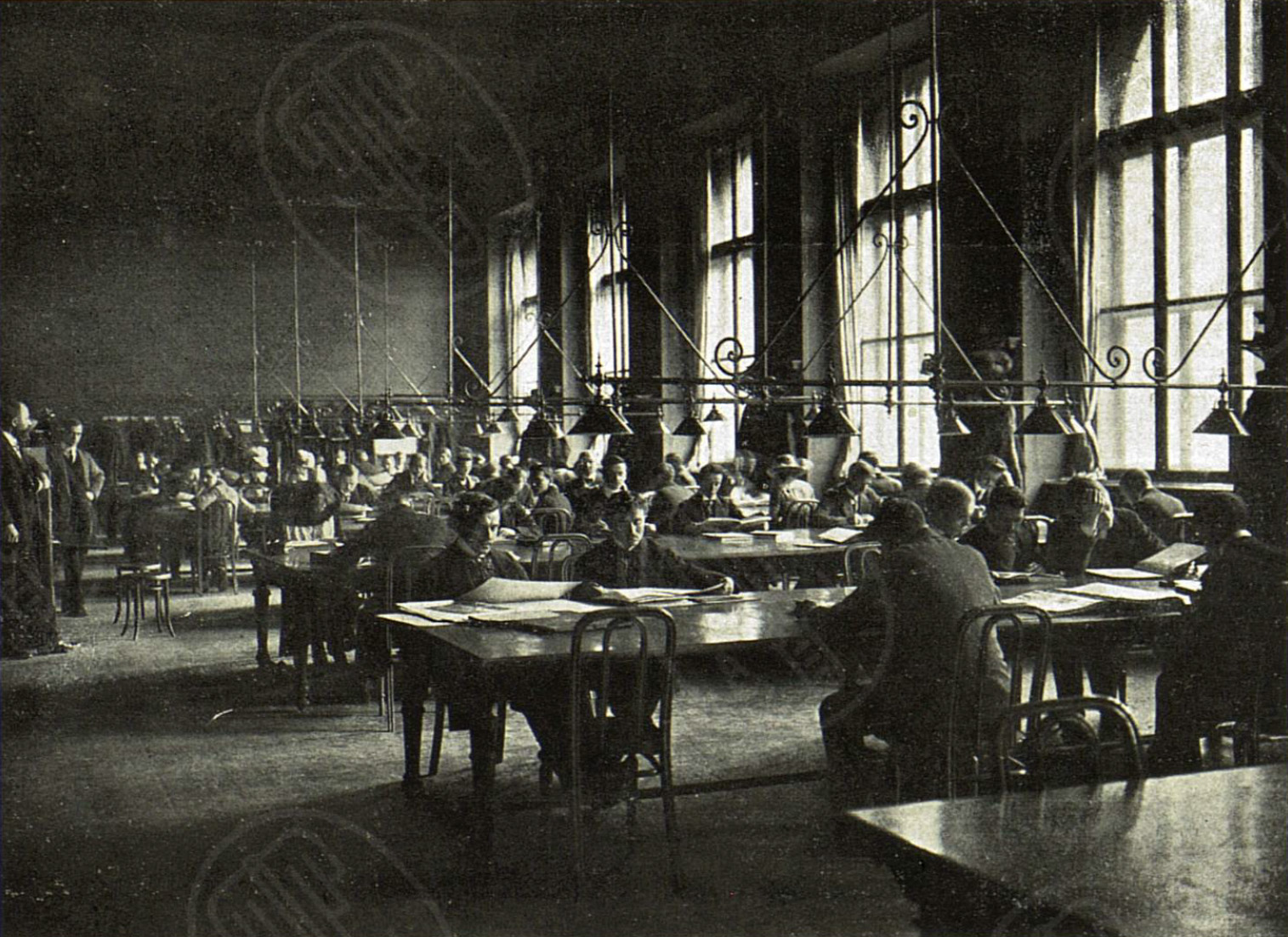 Čítárna knihovny Uměleckoprůmyslového musea. Český svět, č. vydání 21, 17. 1 1913. Čítárna knihovny Uměleckoprůmyslového musea. Český svět, č. vydání 21, 17. 1 1913.