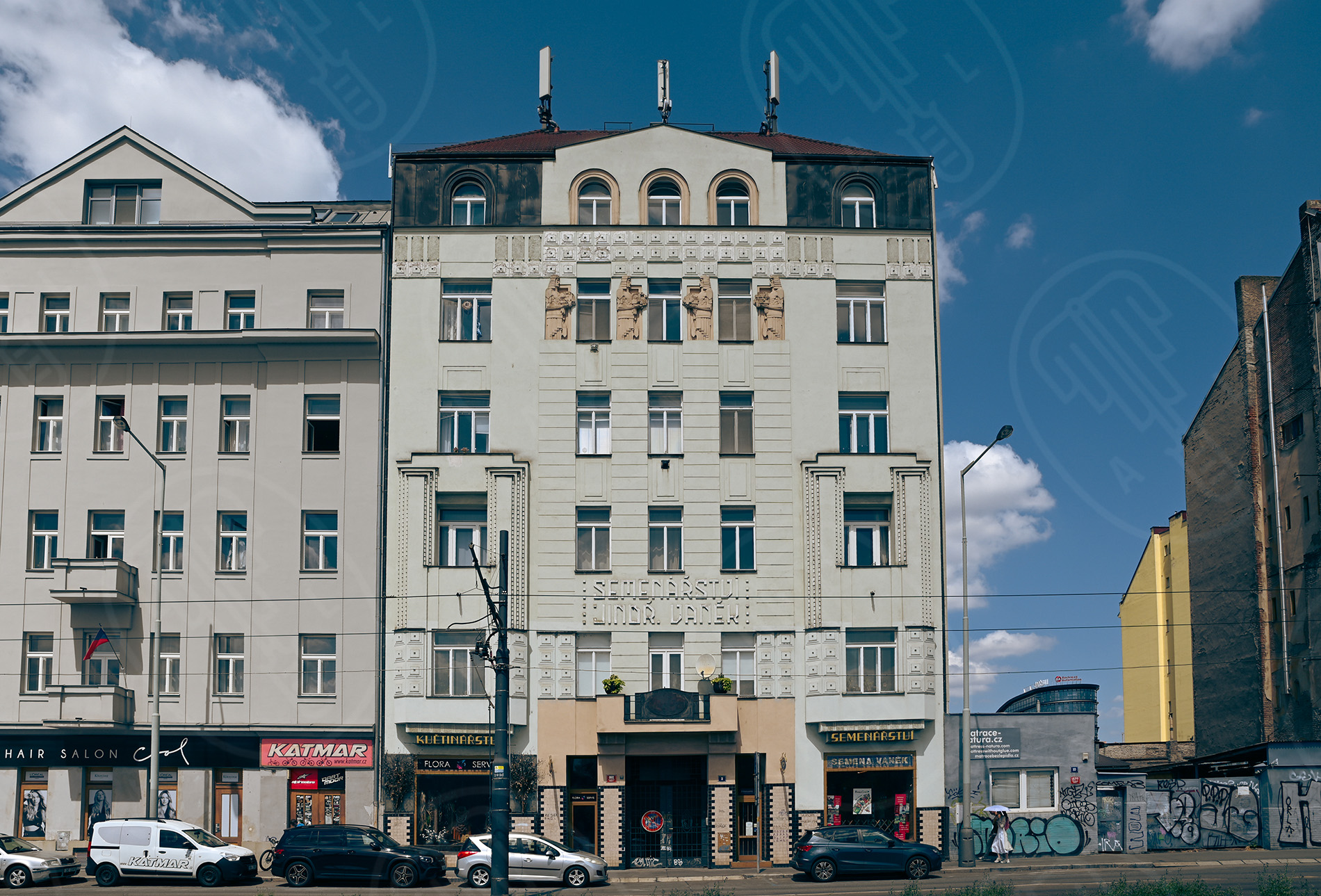 Průčelí domu Maribor, někdejšího sídla semenářské firmy Jindřicha Vaňka v pražských Holešovicích. Foto NEBE, 2026. Průčelí domu Maribor, někdejšího sídla semenářské firmy Jindřicha Vaňka v pražských Holešovicích. Foto NEBE, 2026.<br />